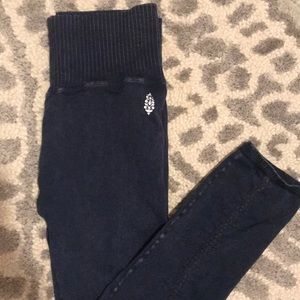 Free People movement leggings navy size m/l
